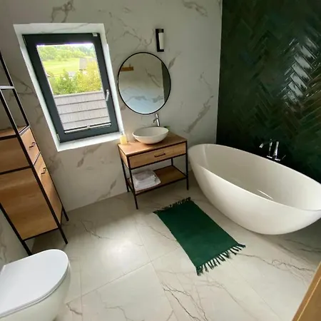 Stara Plebania Feriegård Ponice